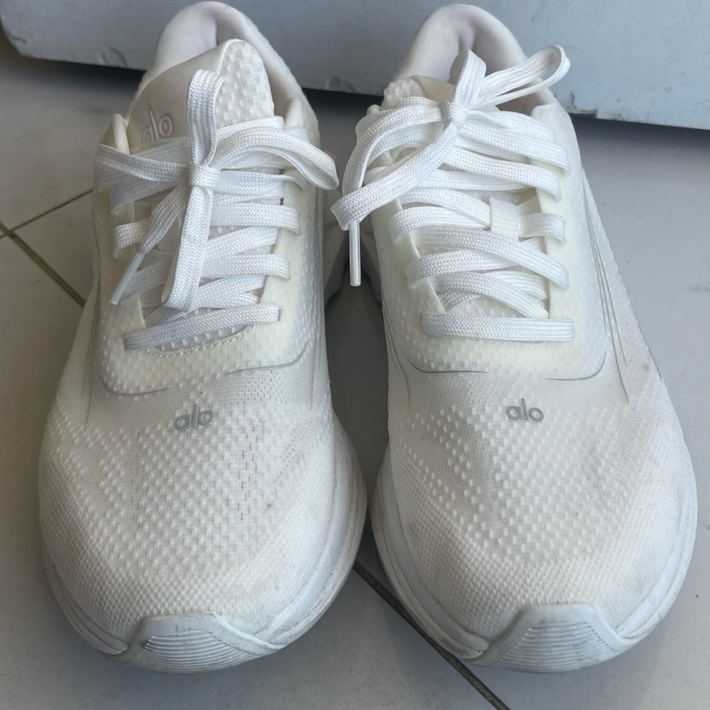 ALO Yoga White Women's Lace-Up Sneakers - Picture 2 of 3